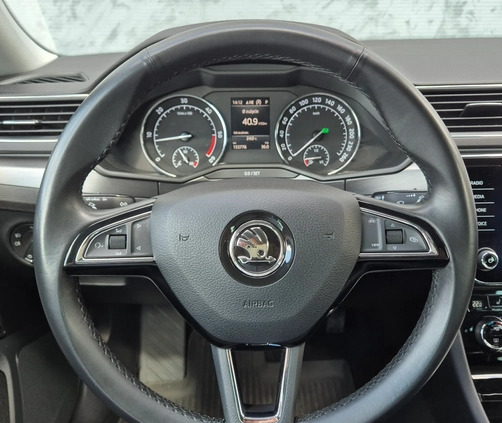 Skoda Superb cena 99500 przebieg: 153776, rok produkcji 2019 z Cieszyn małe 154